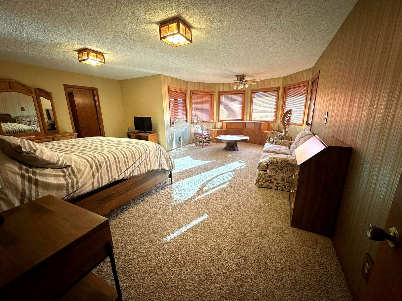 Third bedroom in Eagle's Bluff Main House — sleeps 14-20 guests total