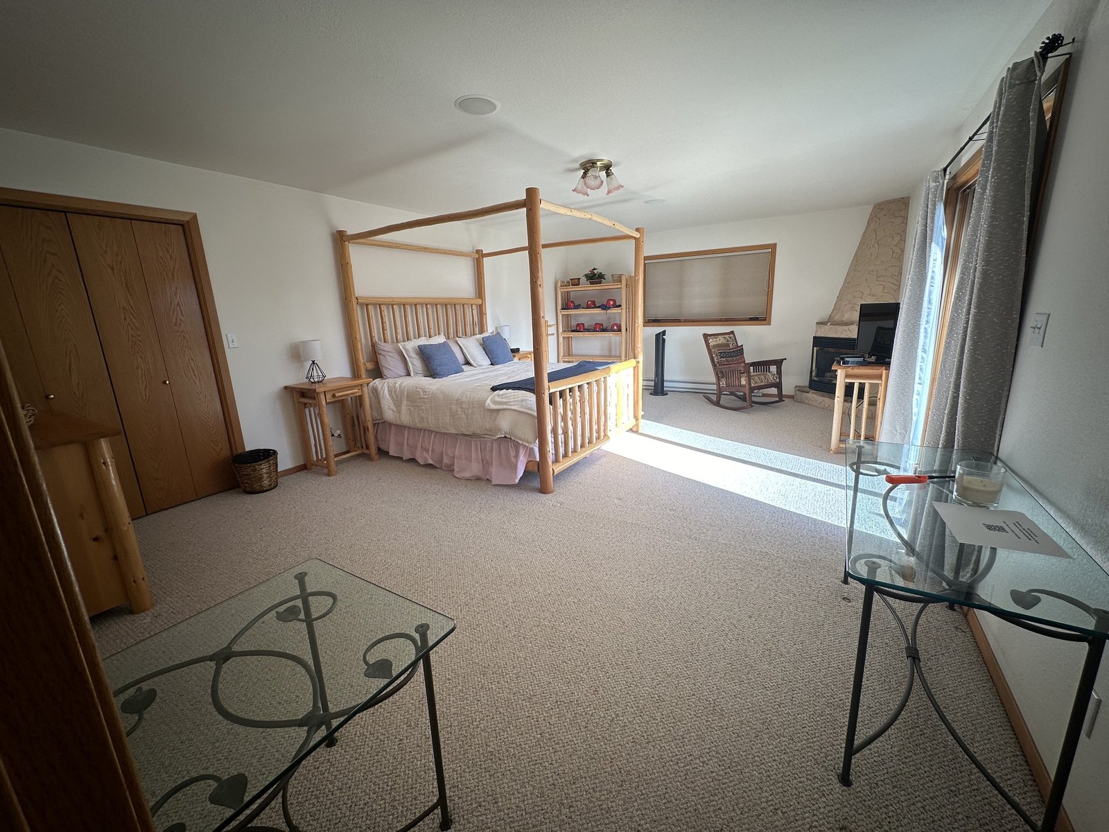 Master bedroom suite in Eagle's Bluff 20,000 sq ft luxury vacation rental